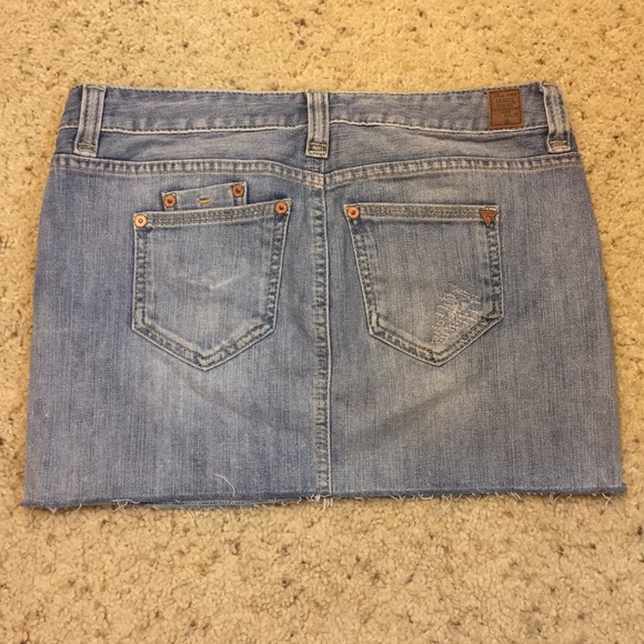 💙Like new Jean skirt by Guess💙 - Picture 6 of 8